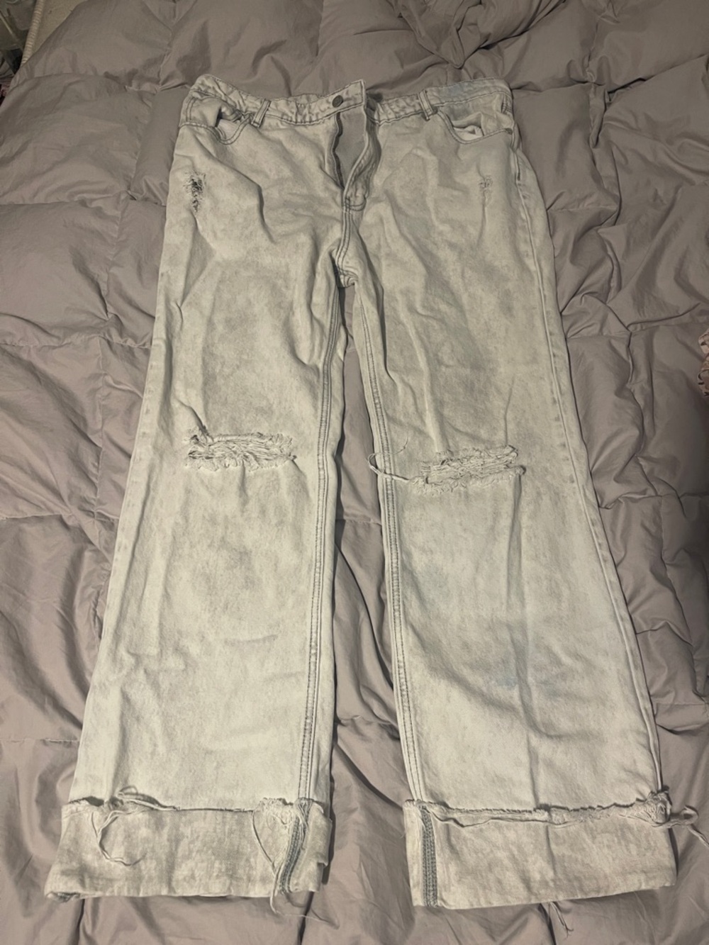Light Gray Distressed Wide-Leg Women’s Jeans — Casual Flare
